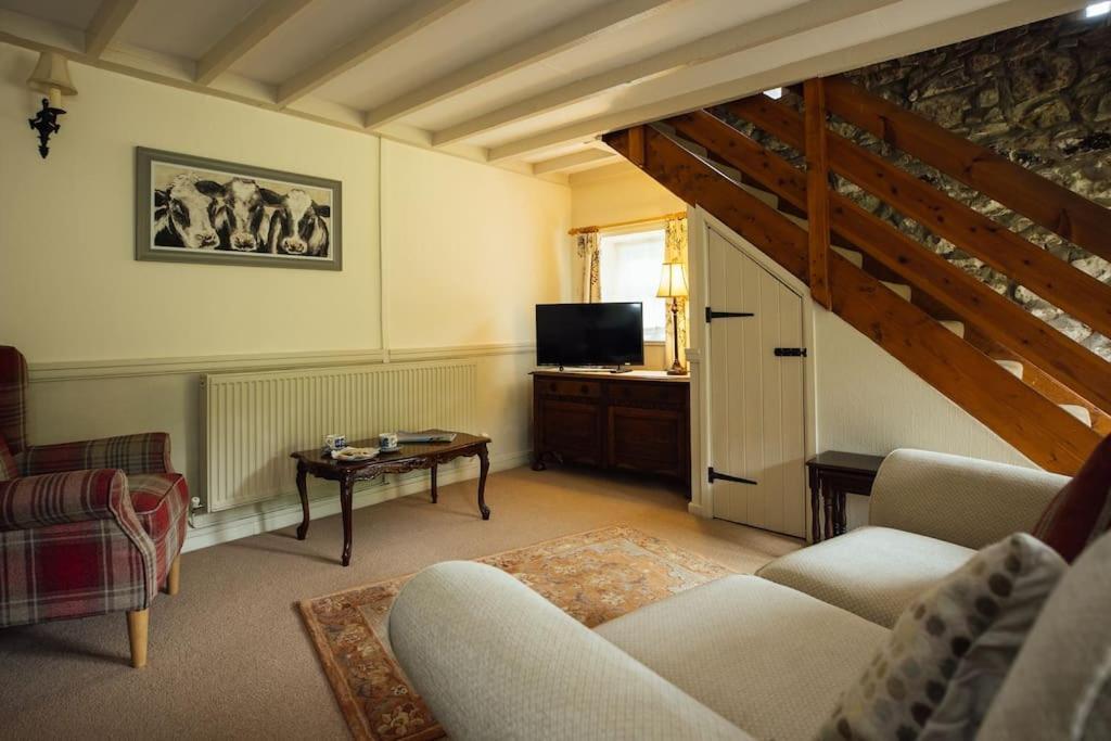 Dairy Cottage At Scolton Cottages - Indoor Pool Haverfordwest Exteriör bild