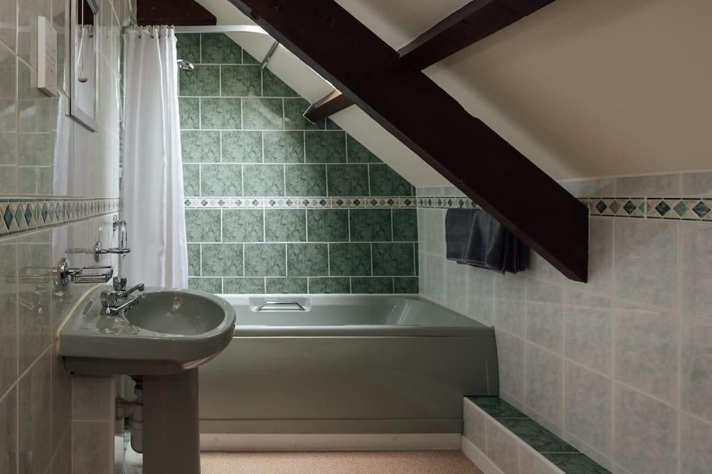 Dairy Cottage At Scolton Cottages - Indoor Pool Haverfordwest Exteriör bild